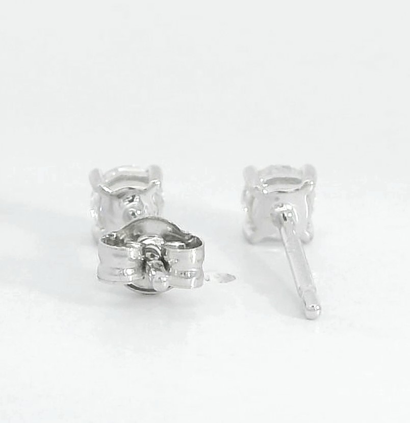 PENDIENTES GARRA FUNDICION 4MM.BRILLANTES H-SI 1.  0.20 CT TW