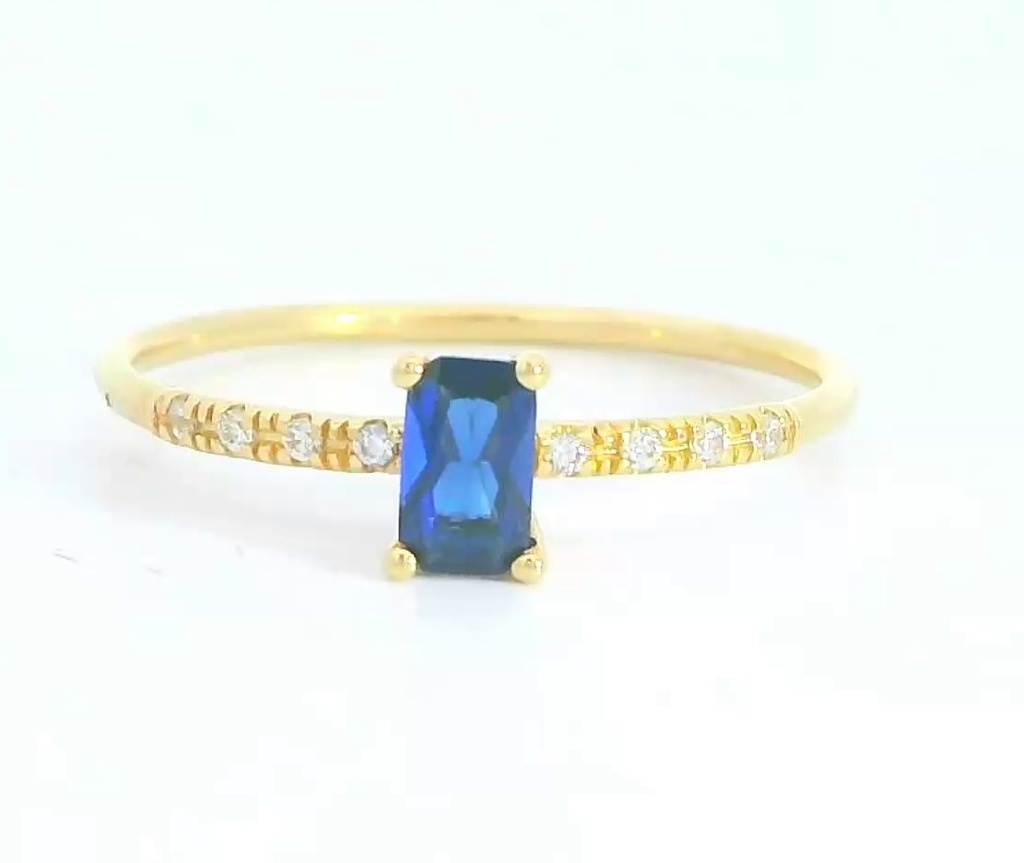 SORTIJA NANO ZAFIRO RECTANGULAR DE 5x3MM Y CIRCONITAS.9 KILATES
