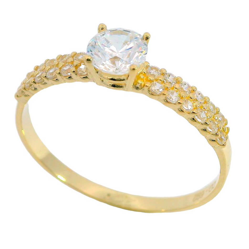 GOLD RING WITH CZ.